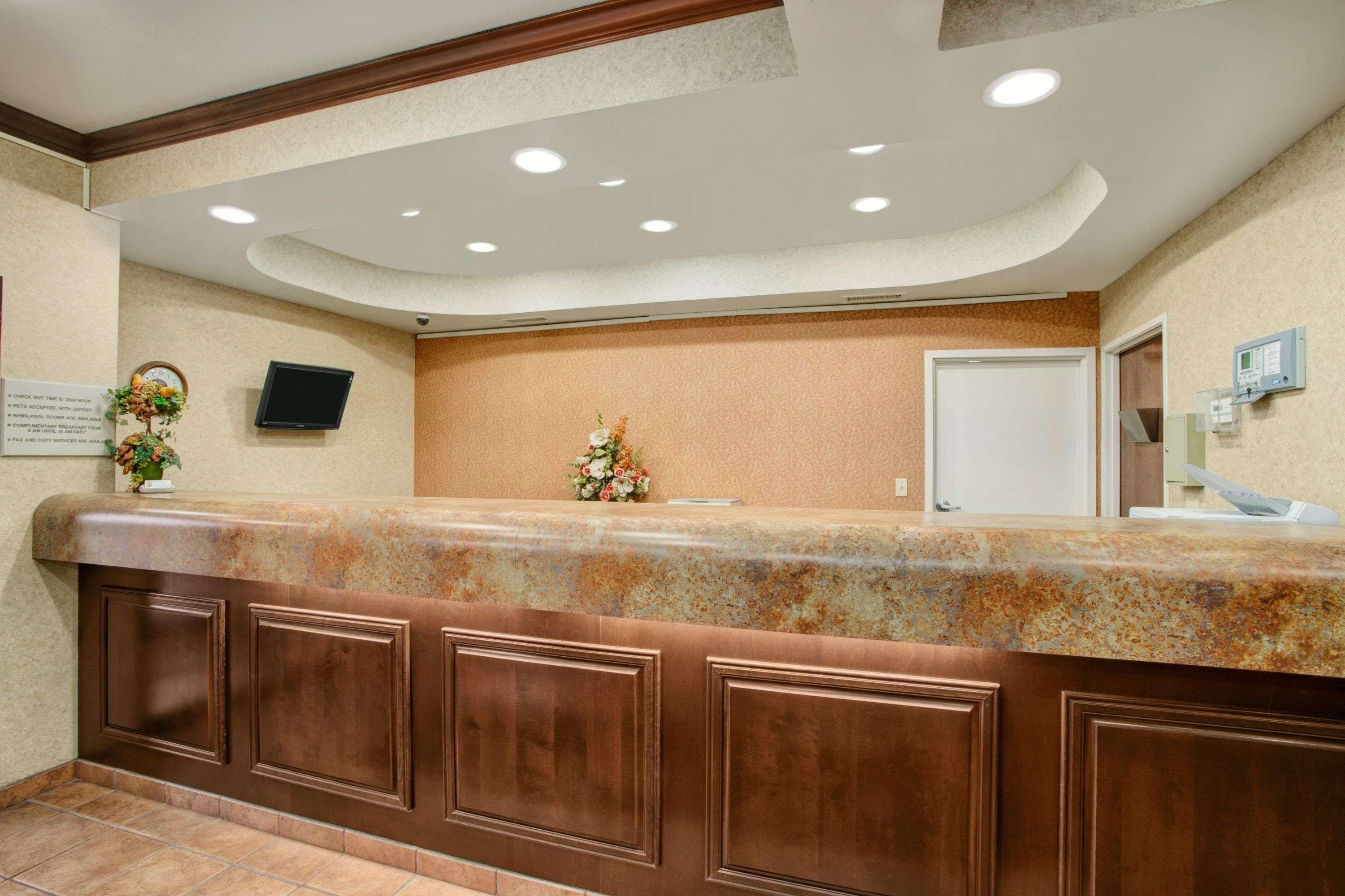 Super 8 By Wyndham Grayville Экстерьер фото